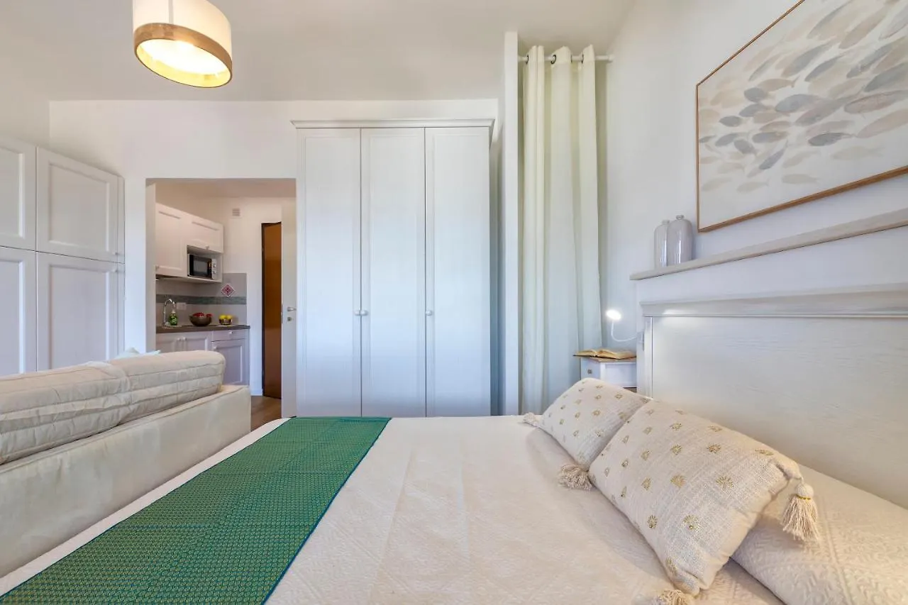 Top Floor Gulf View Apartment オルビア イタリア