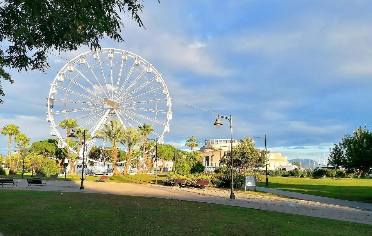 Top Floor Gulf View Apartment オルビア