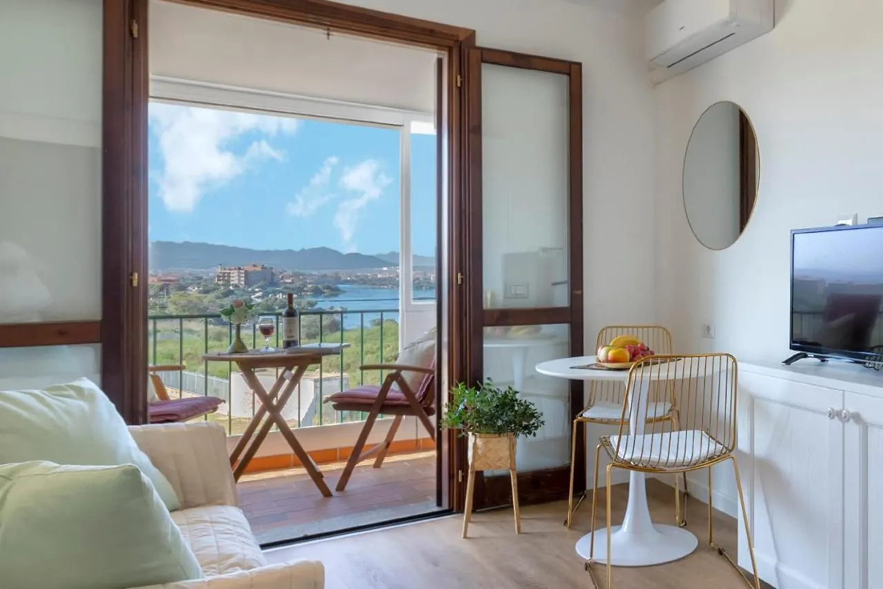 Top Floor Gulf View Apartment Όλμπια