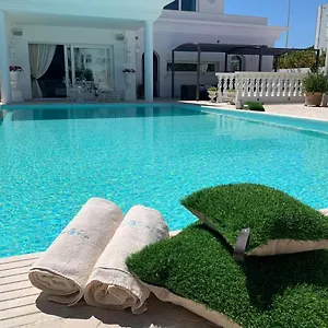 White House Luxury Hospitality Гостевой дом
